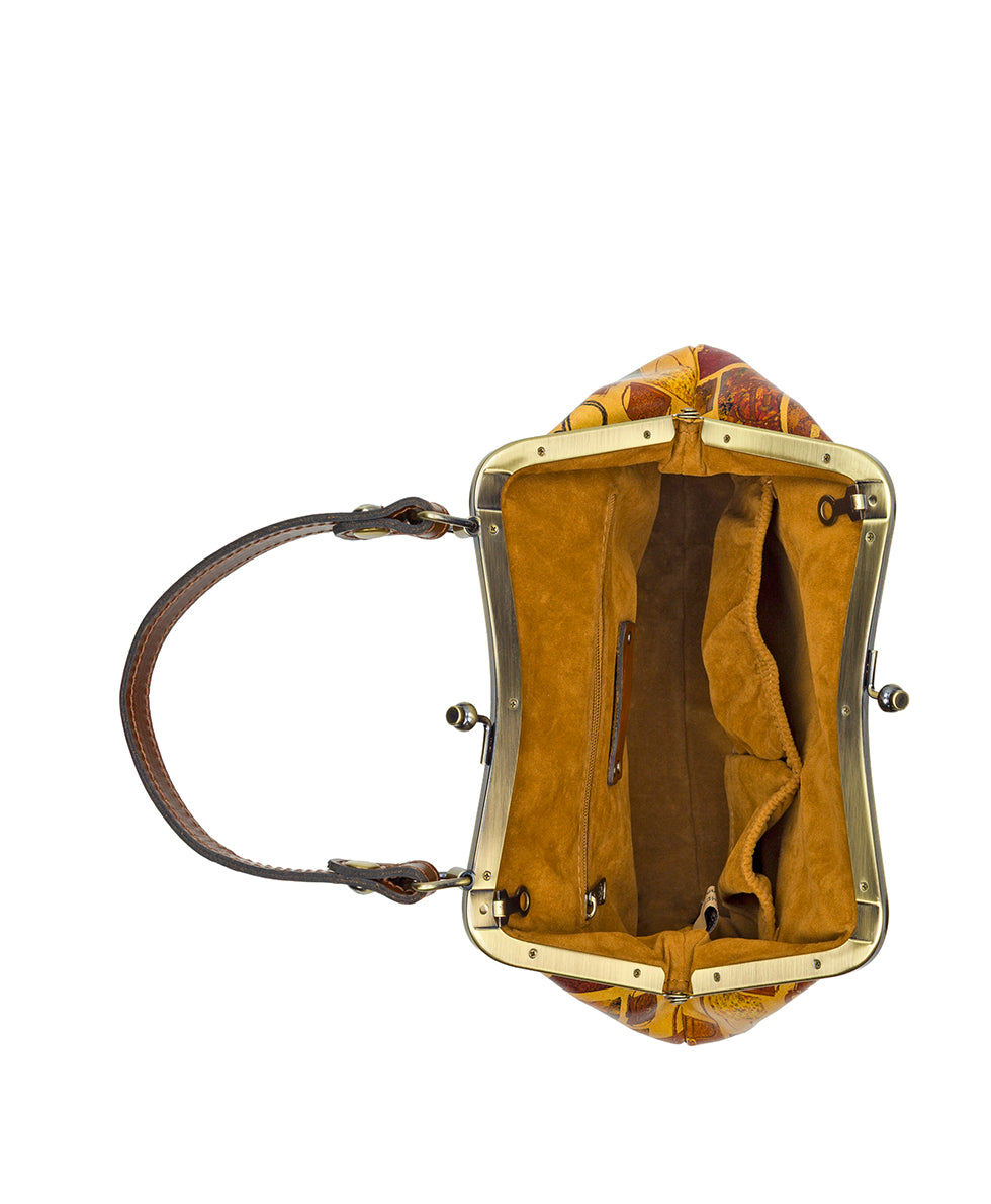 laureana frame patricia's closet